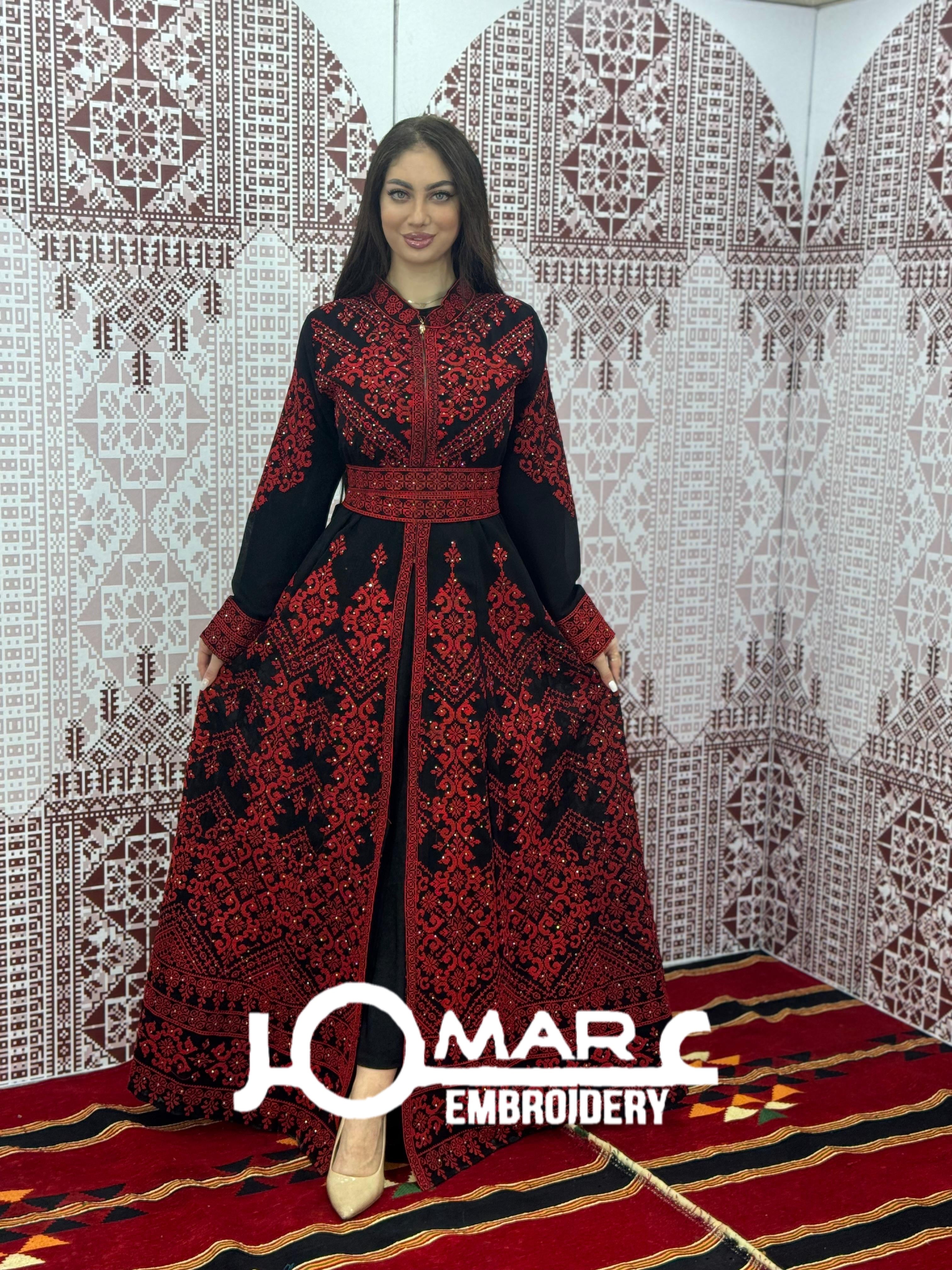 palestinian traditional dress clothing a stunning and expertly crafted garment Palestinian Traditional Dress :: Behance