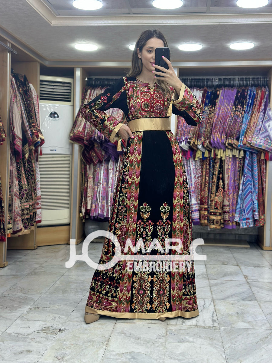Hand-embroidered Thoub