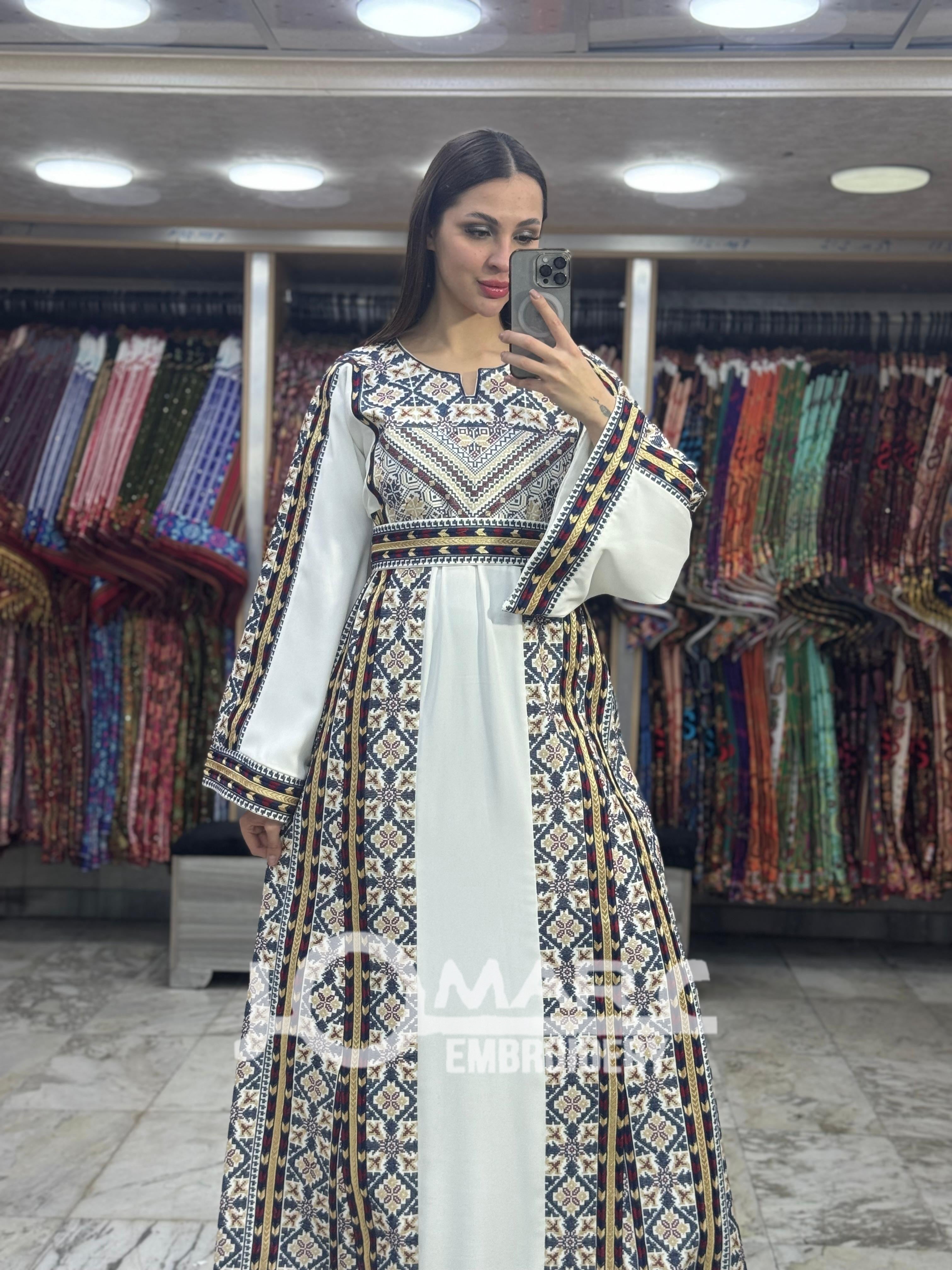 Embroidery Delicate with Stone Embroidery Thobe