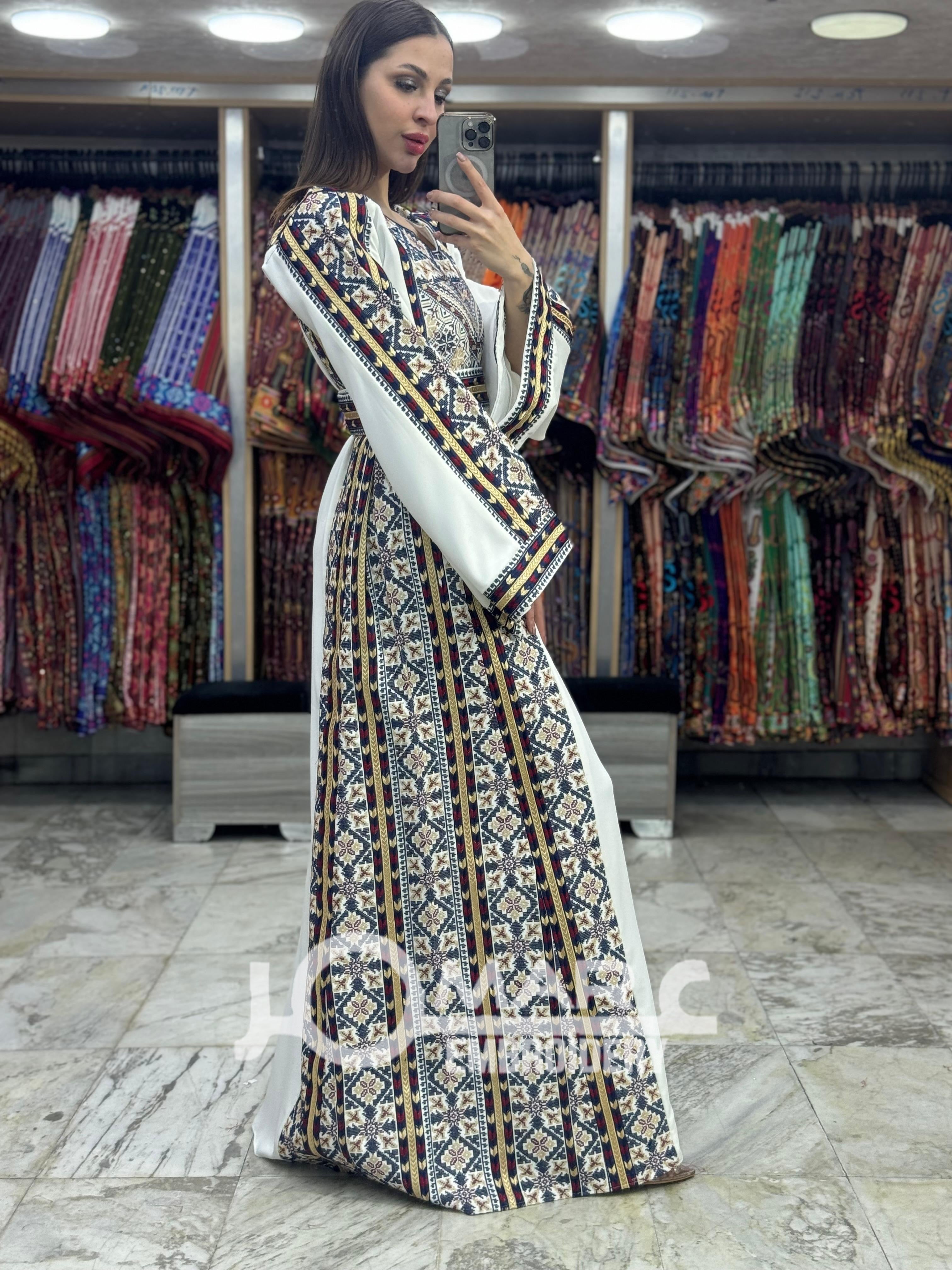 Embroidery Delicate with Stone Embroidery Thobe