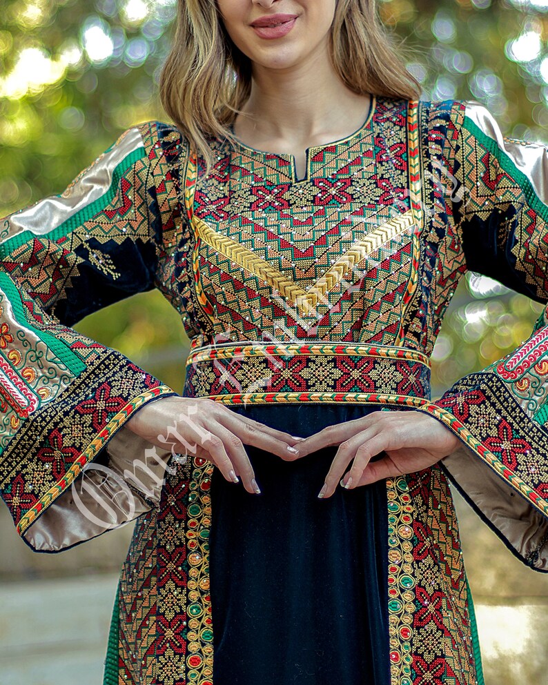 Palestinian thobe Vlevet Tatreez Embroidered Traditional Palestinian Arabic Dress ثوب مخمل