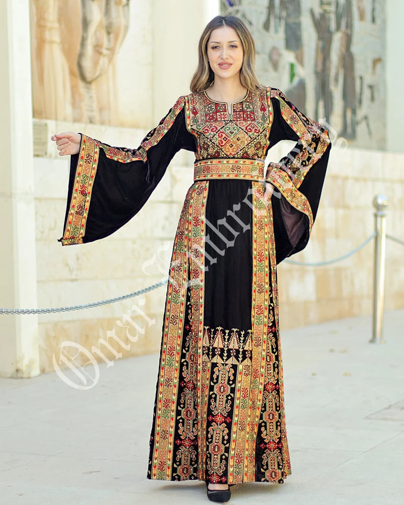 Palestinian thobe Vlevet Tatreez Embroidered Traditional Palestinian Arabic Dress ثوب مخمل