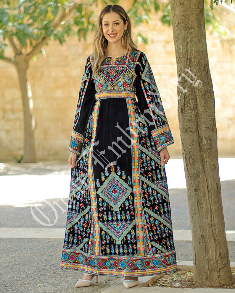 Palestinian thobe Vlevet Tatreez Embroidered Traditional Palestinian Arabic Dress