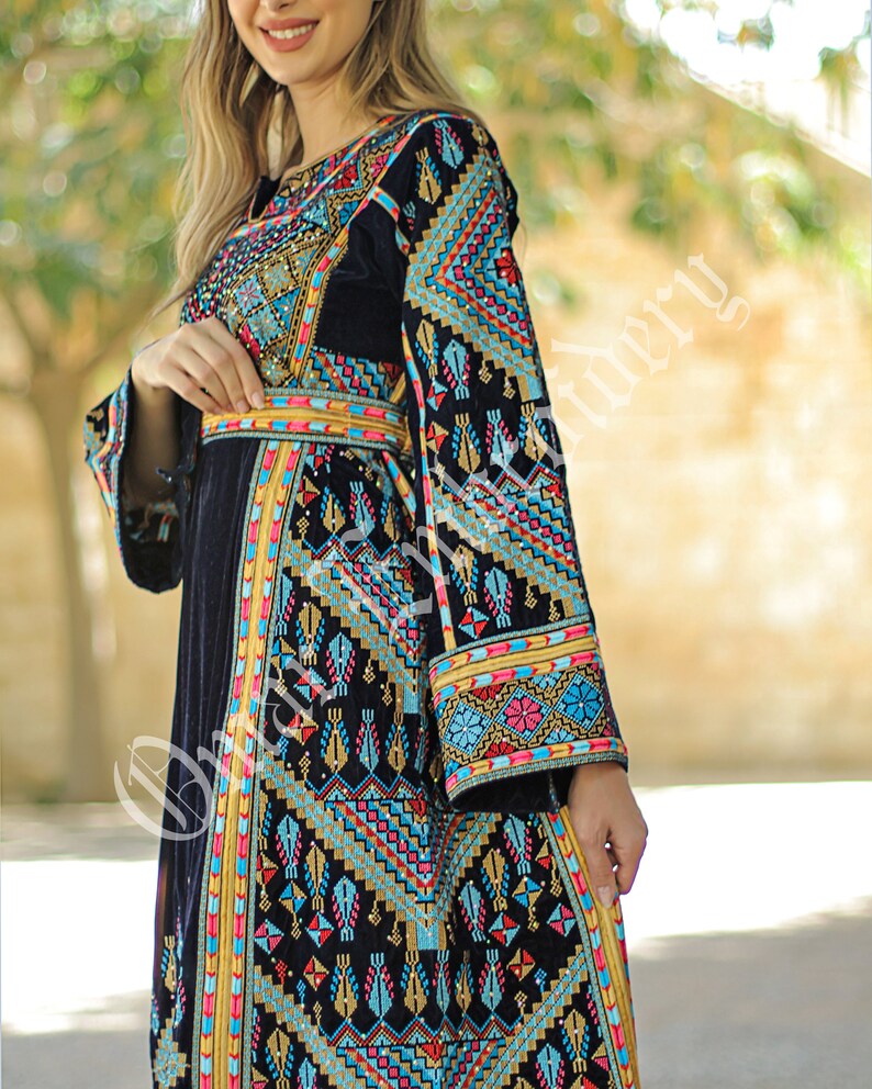 Palestinian thobe Vlevet Tatreez Embroidered Traditional Palestinian Arabic Dress