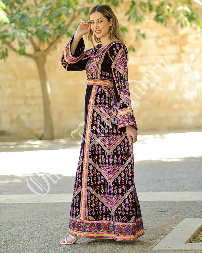 Palestinian thobe Vlevet Tatreez Embroidered Traditional Palestinian Arabic Dress ثوب مخمل