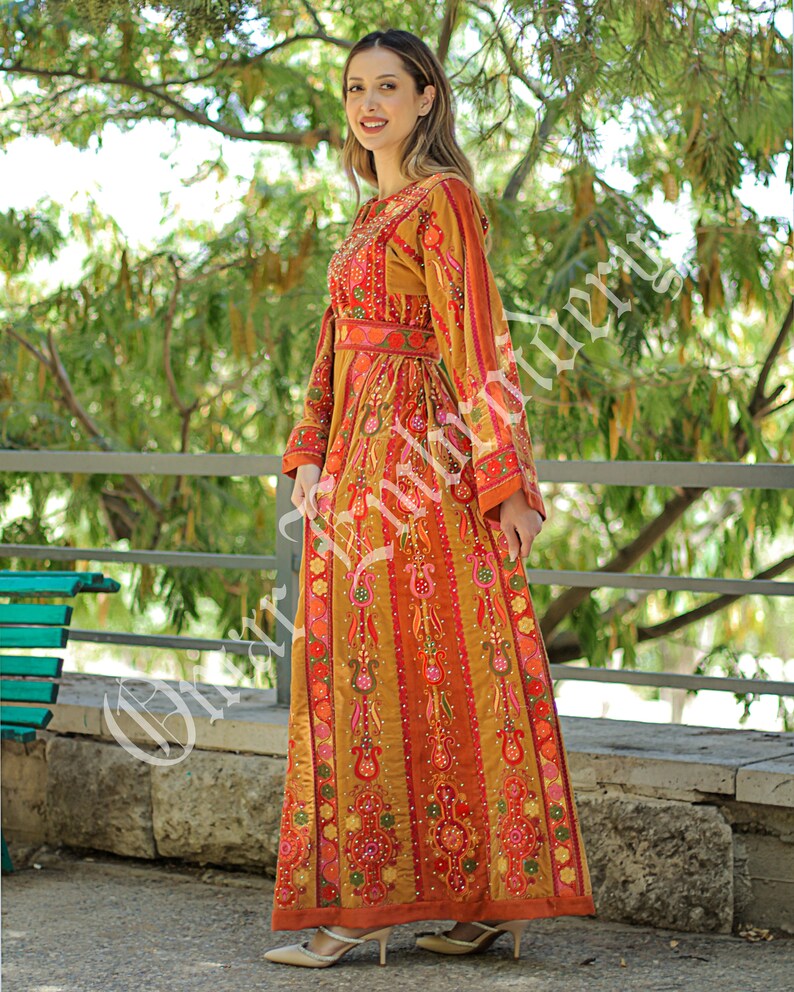 Palestinian thobe Vlevet Tatreez Embroidered Traditional Palestinian Arabic Dress ثوب مخمل