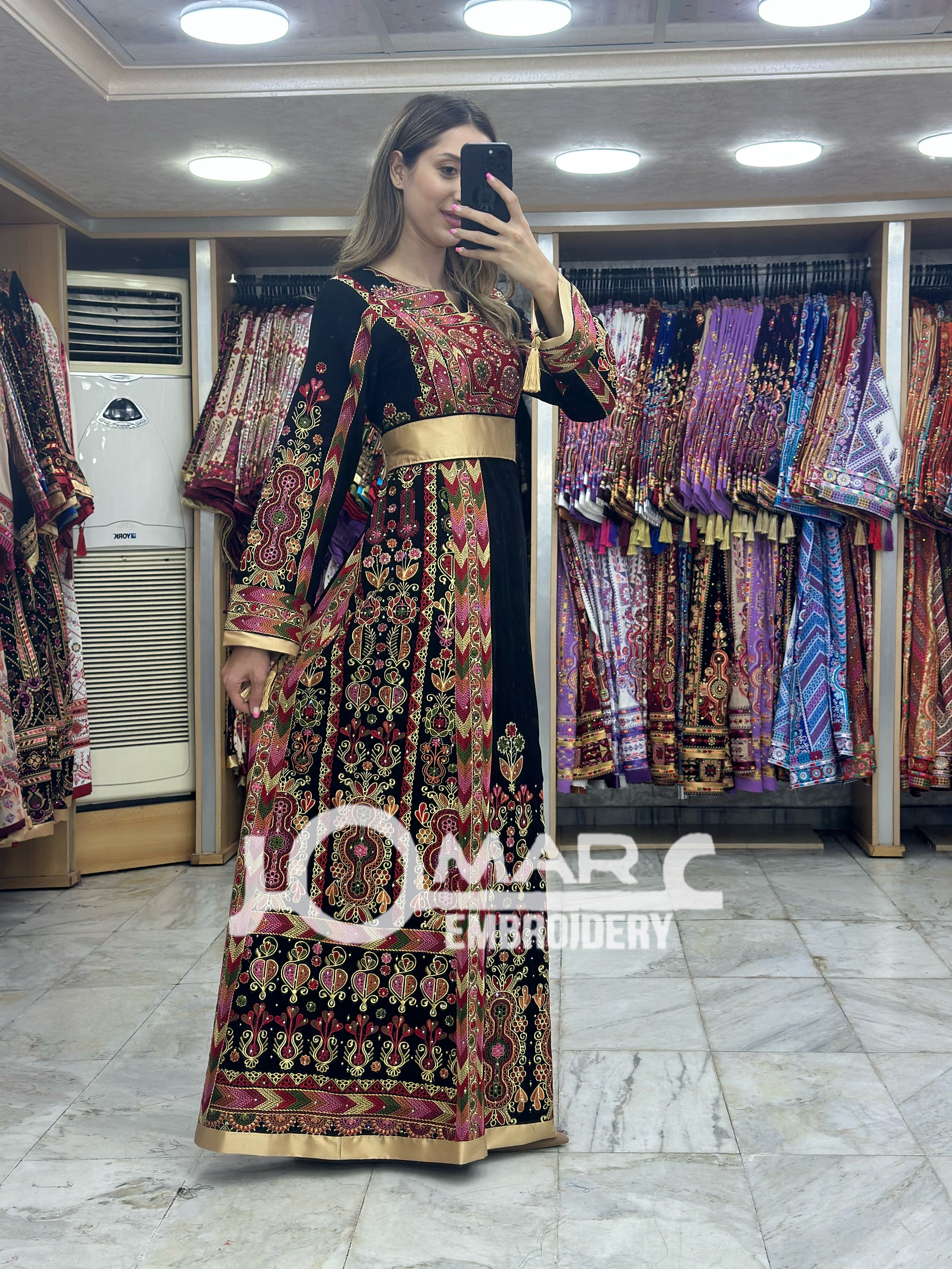 Black/Gold Thoub Embroidery Stone Thobe with Matching Embroidery Belt