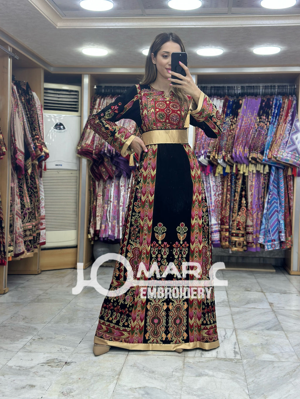 Black/Gold Thoub Embroidery Stone Thobe with Matching Embroidery Belt