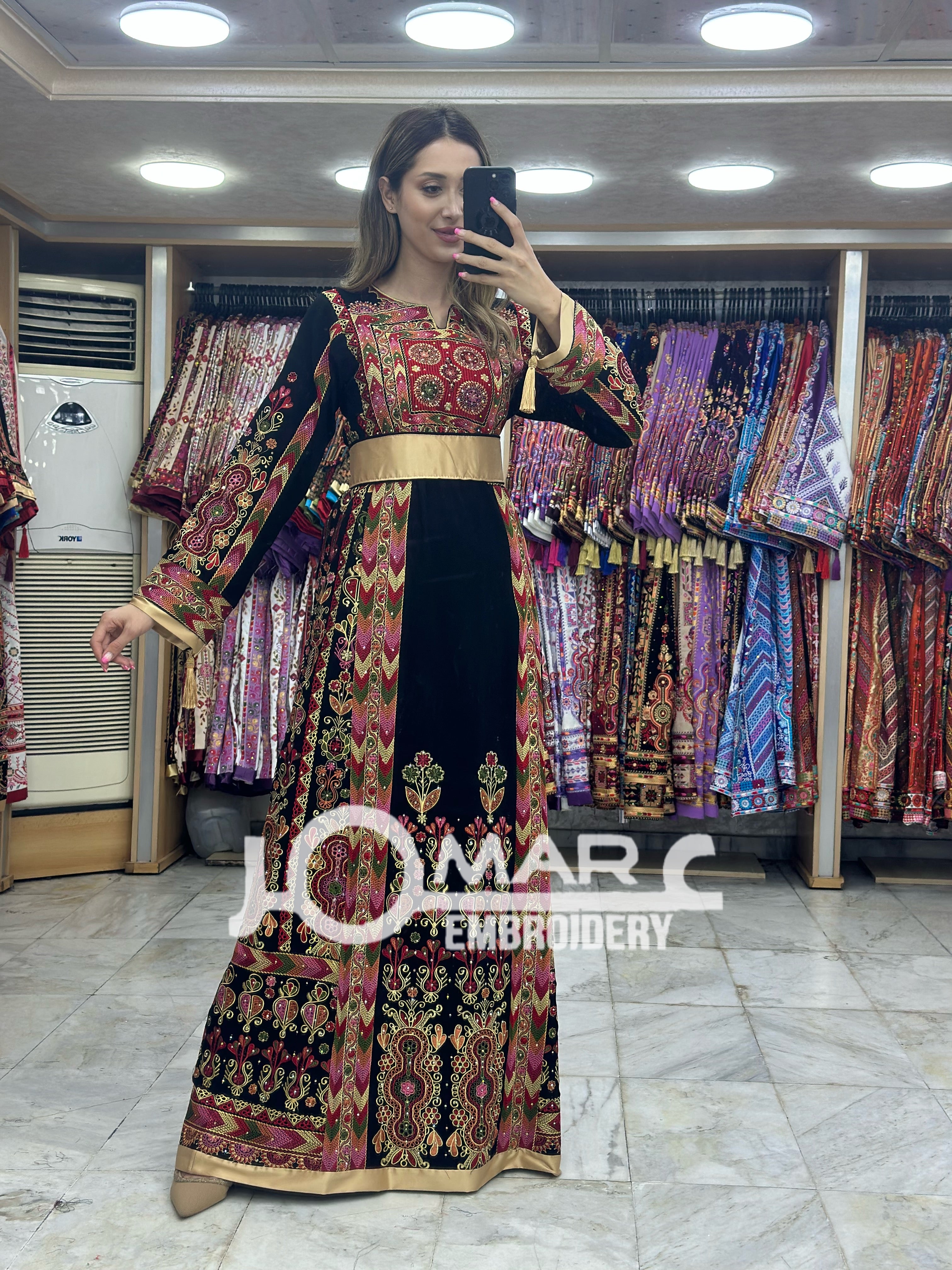 Black/Gold Thoub Embroidery Stone Thobe with Matching Embroidery Belt