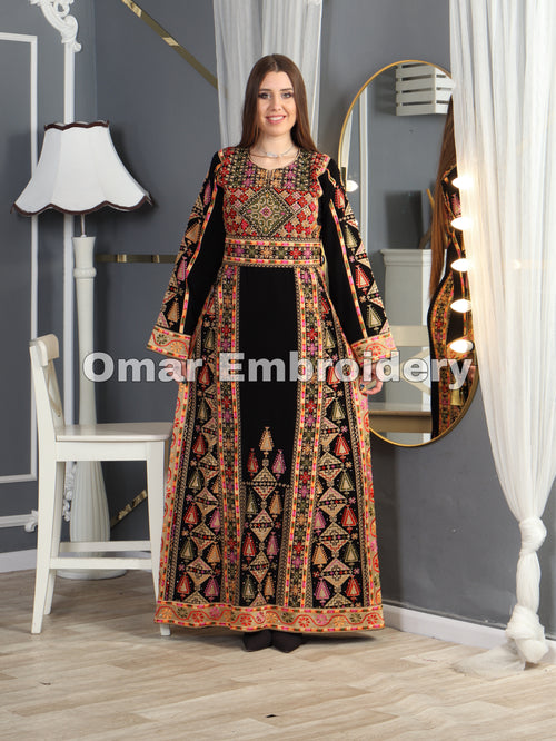 Black/Gold Thoub Embroidery Stone Thobe with Matching Embroidery Belt