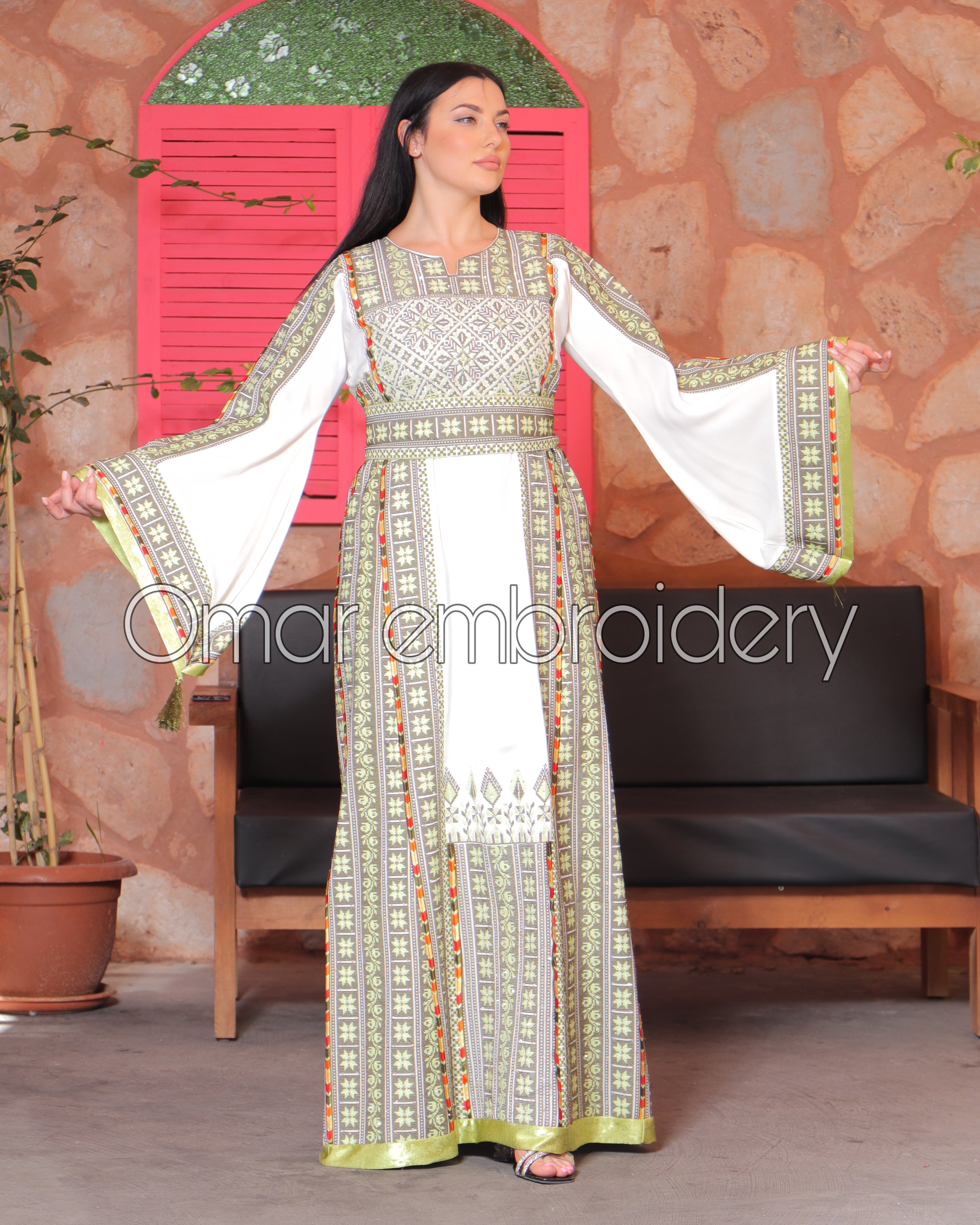 Traditional Thoub Embroidery Wide Sleeve Elegant with Reversible Belt