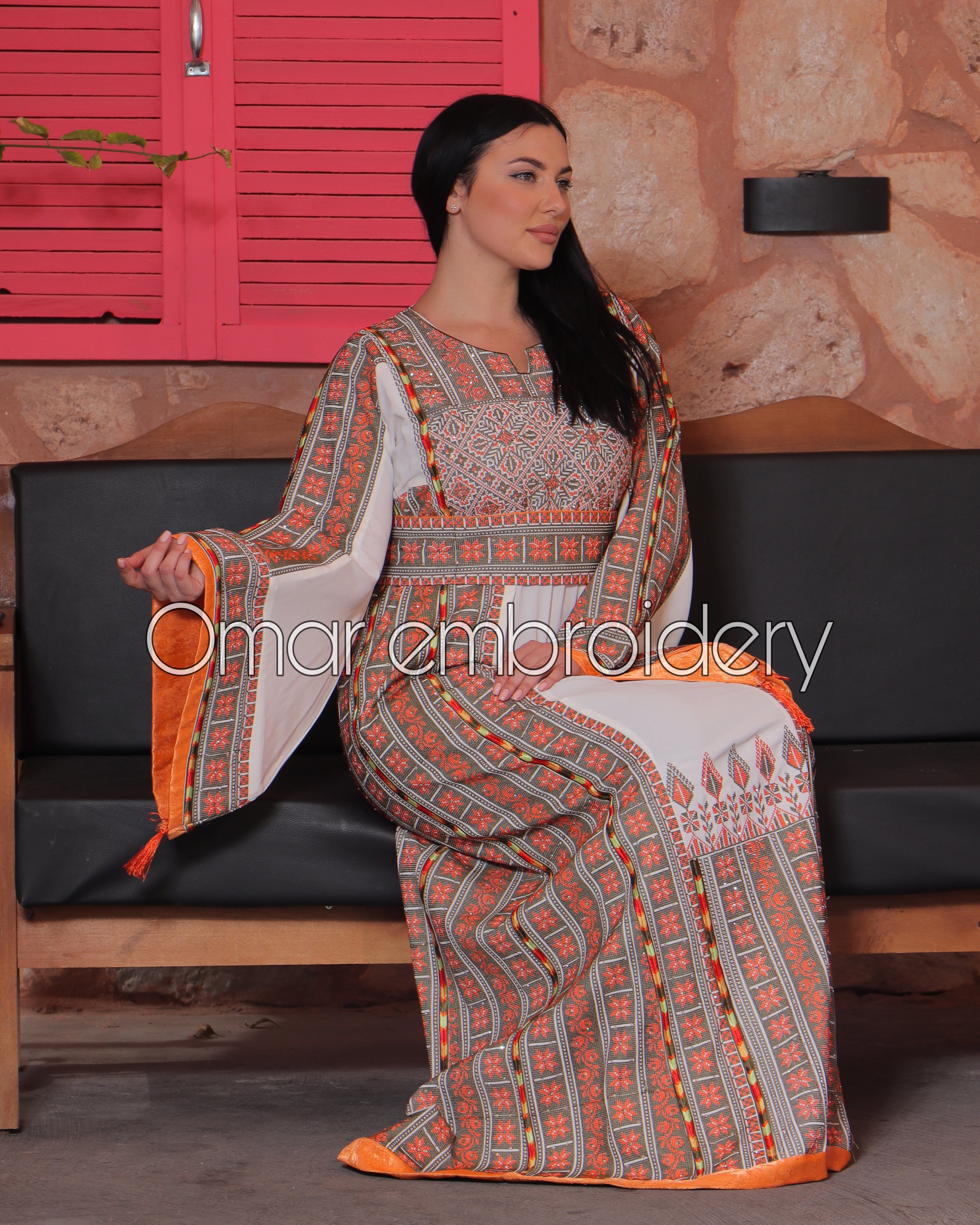Traditional Thoub Embroidery Wide Sleeve Elegant with Reversible Belt
