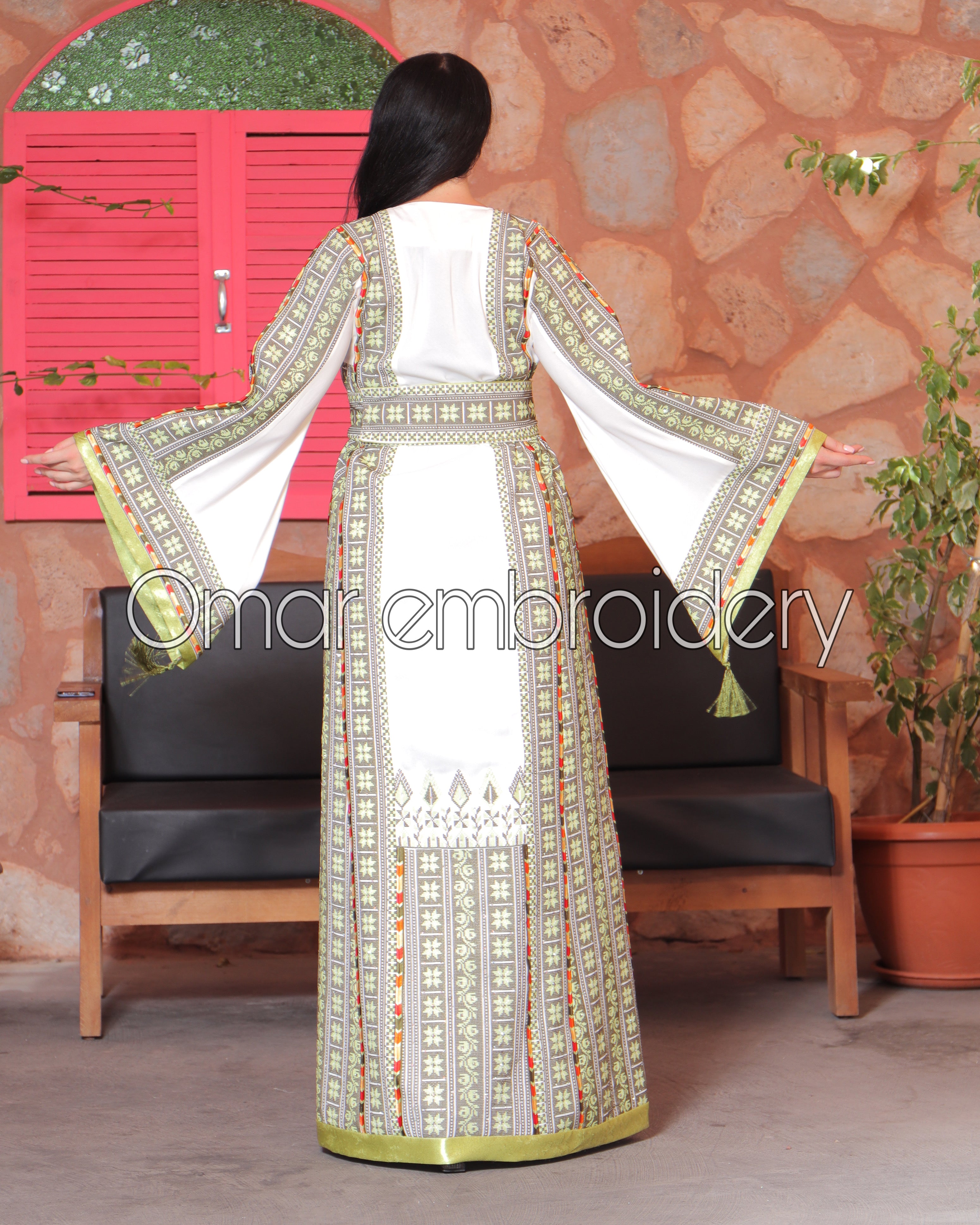 Traditional Thoub Embroidery Wide Sleeve Elegant with Reversible Belt